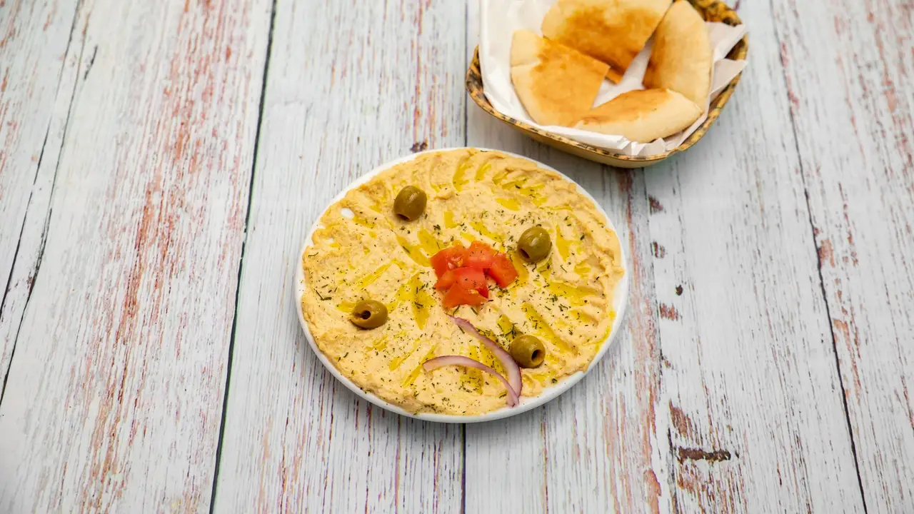 Portie hummus + broodje